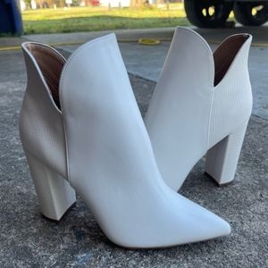 White leather Boots